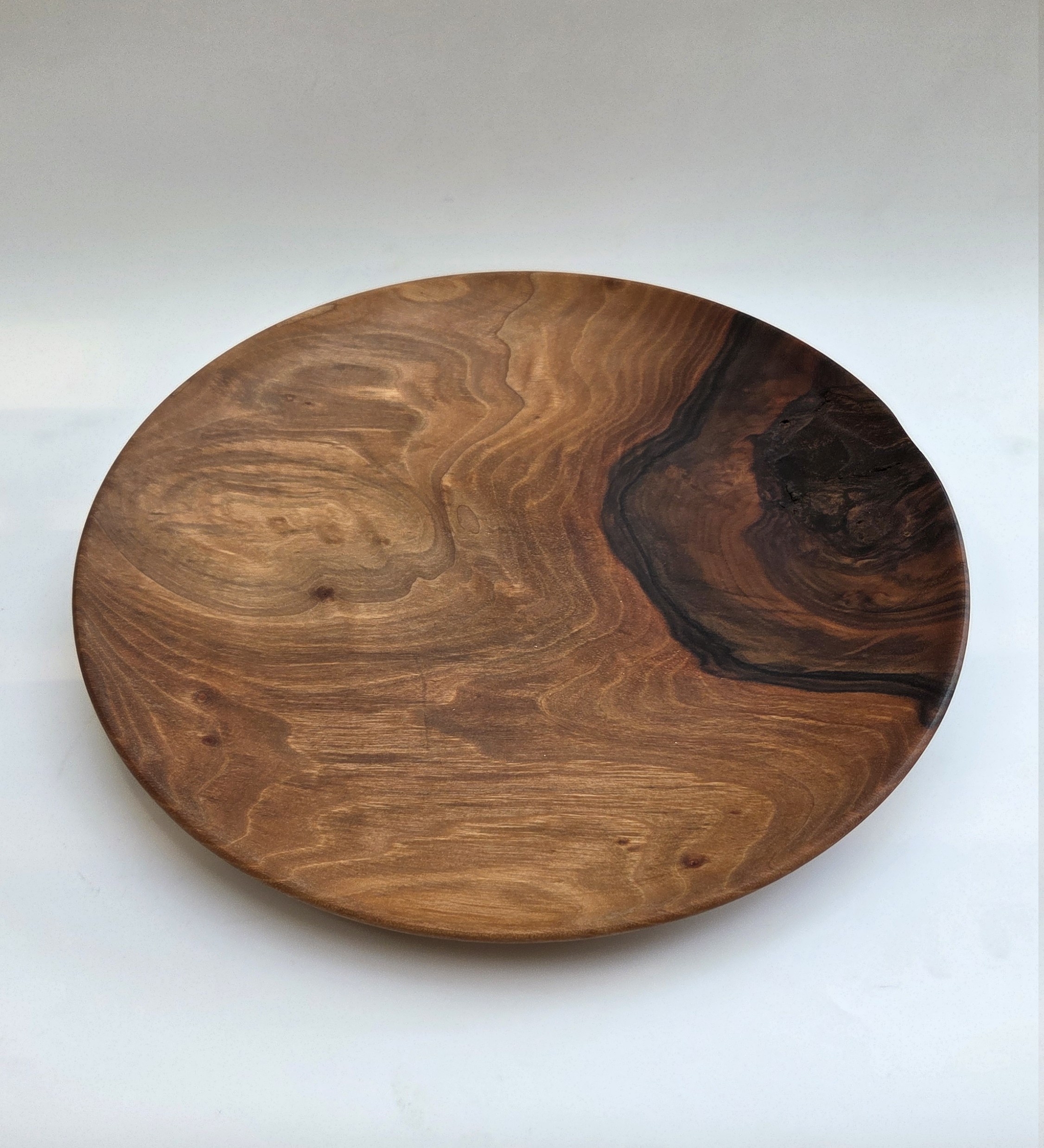 Fas i valnød, Ø 34 cm H 4 cm
